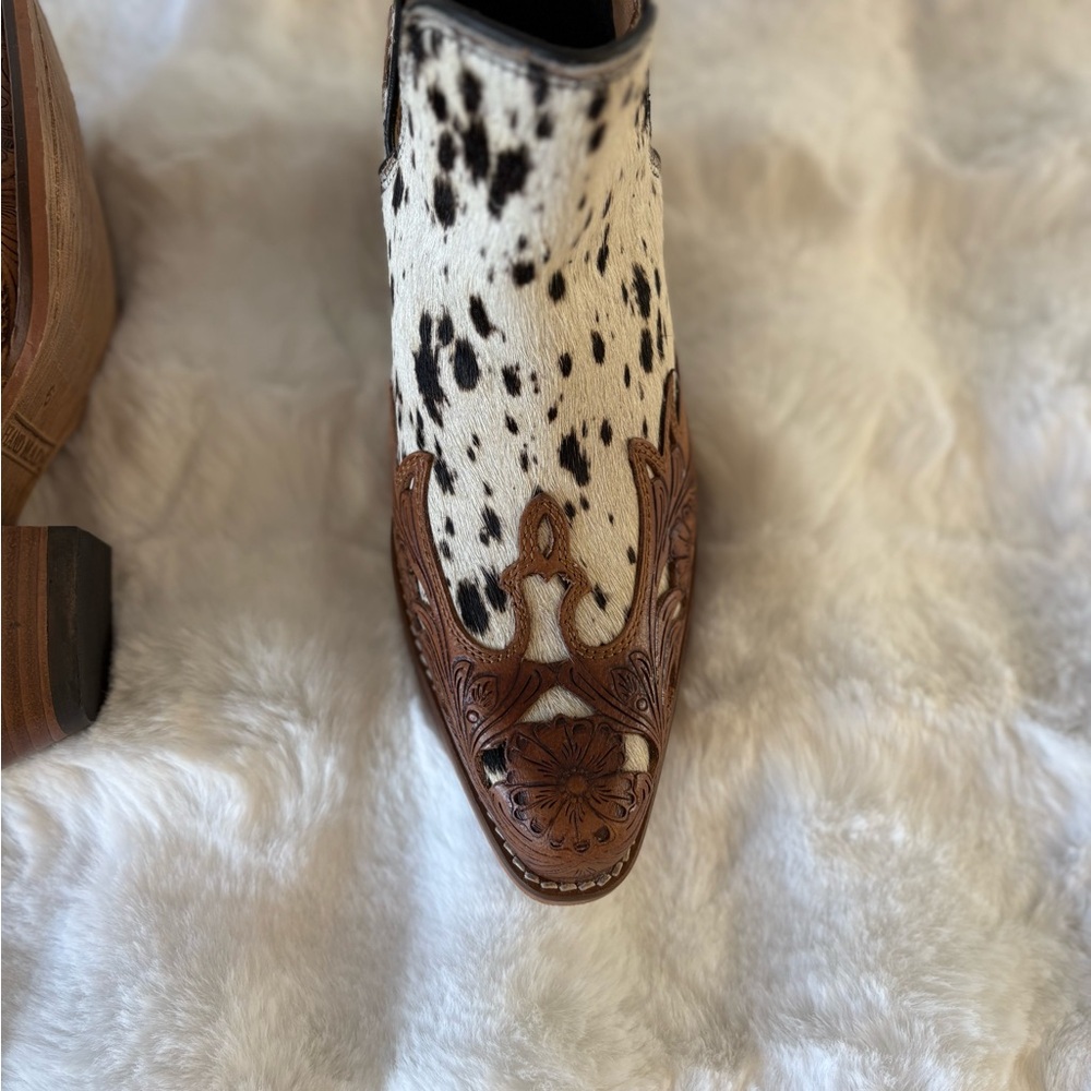 MYRA- WEST STREET WESTERN HAND-TOOLED BOOTIES IN BLACK & WHITE - Picture 10 of 12